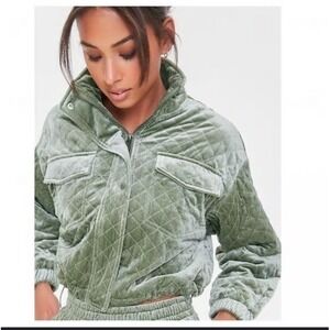 Forever 21 Women Sage Green Velvet Quilted Cropped Bomber Jacket Full Zip Soft